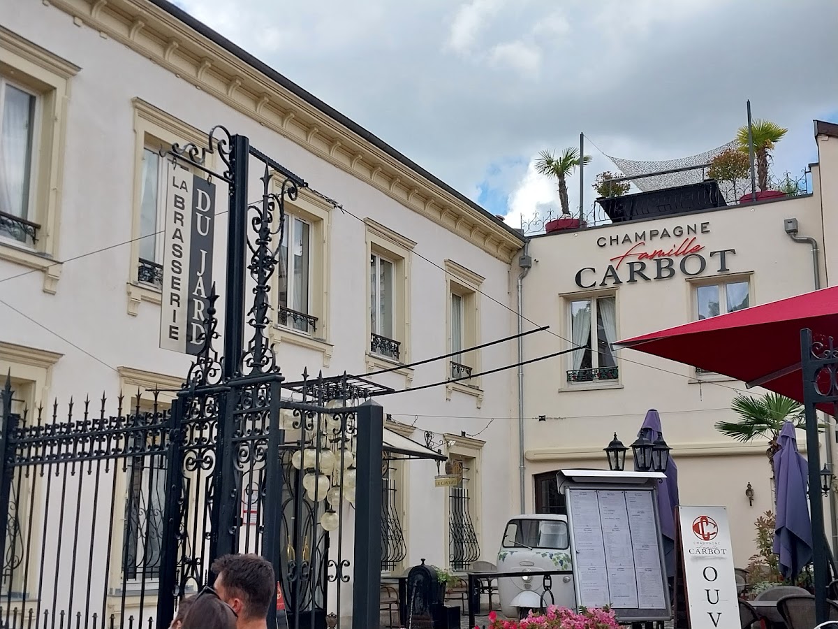Champagne Famille CARBOT Musée & Dégustation